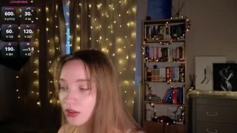 Snapshot of thatonerabbit chatting on March 31, 1:55 pm Alice online show from March 31, 1:55 pm