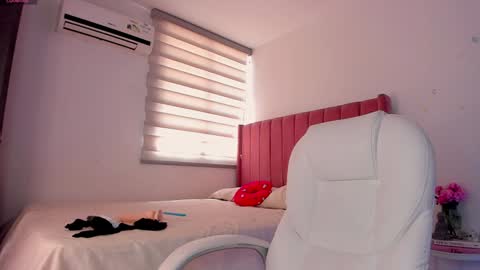 Snapshot of the__power__girls chatting on January 18, 4:42 pm nina mirley online show from January 18, 4:42 pm