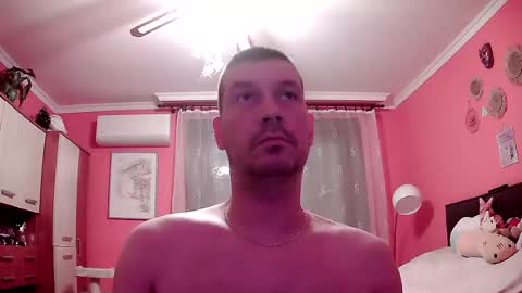Snapshot of the_bee16 chatting on July 6, 7:49 am the_bee16 online show from July 6, 7:49 am