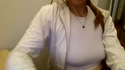 Snapshot of the_borderlands chatting on December 23, 8:12 am the crazy travellers online show from December 23, 8:12 am