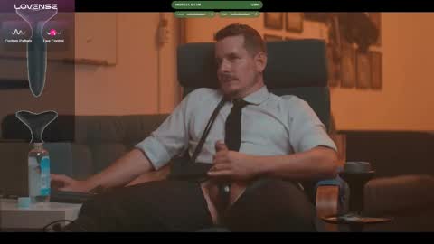 Snapshot of the_dilf chatting on October 8, 1:53 pm The DILF - online show from October 8, 1:53 pm