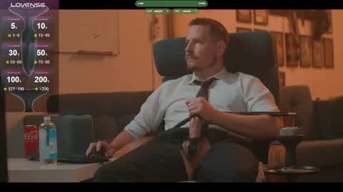 Snapshot of the_dilf chatting on May 9, 9:03 am The DILF - online show from May 9, 9:03 am