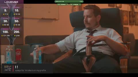 Snapshot of the_dilf chatting on June 10, 5:34 pm The DILF - online show from June 10, 5:34 pm