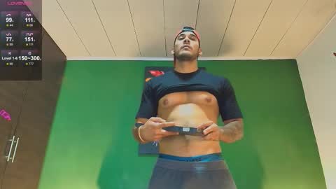 SCOTT  THEO  KAMERON  GENDERSON online show from October 31, 12:22 am