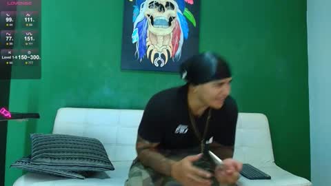 SCOTT  THEO  KAMERON  GENDERSON online show from December 19, 10:17 pm