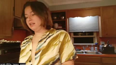 MATERNITY LEAVE  online show from April 13, 12:38 am