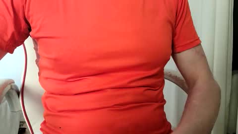 Snapshot of the_hard_baguette chatting on February 18, 1:29 pm La Baguette dure online show from February 18, 1:29 pm