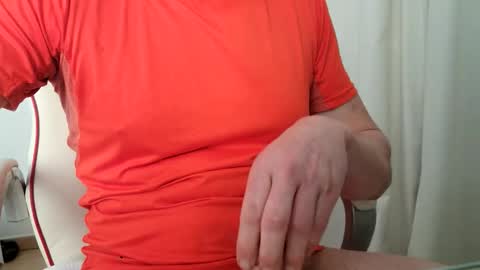 Snapshot of the_hard_baguette chatting on February 19, 12:23 pm La Baguette dure online show from February 19, 12:23 pm