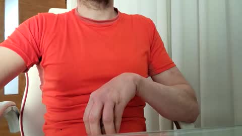 Snapshot of the_hard_baguette chatting on February 24, 12:14 pm La Baguette dure online show from February 24, 12:14 pm