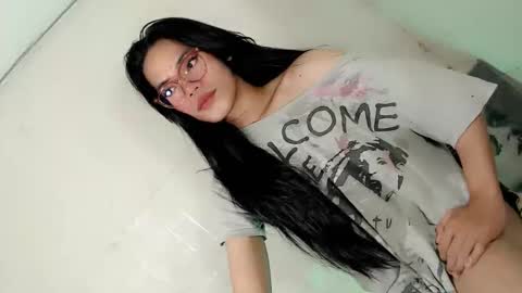 Snapshot of the_horny_bella chatting on February 28, 7:48 pm the_horny_bella online show from February 28, 7:48 pm