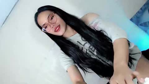 the_horny_bella online show from March 23, 6:28 am