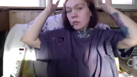 Snapshot of the_ice_owl chatting on February 25, 8:35 am the_ice_owl online show from February 25, 8:35 am