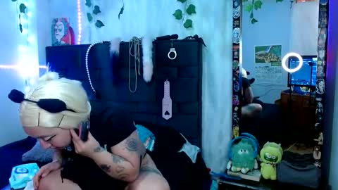 the_lesbian_game online show from March 10, 6:35 pm