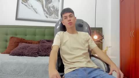 Snapshot of the_mark_king chatting on February 5, 5:17 pm T H E M A R K K I N G online show from February 5, 5:17 pm