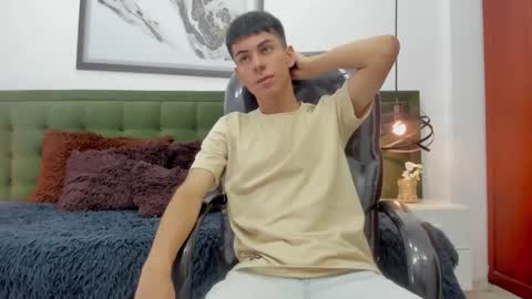 Snapshot of the_mark_king chatting on February 22, 5:00 pm T H E M A R K K I N G online show from February 22, 5:00 pm