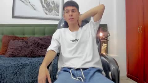 Snapshot of the_mark_king chatting on February 25, 5:22 pm T H E M A R K K I N G online show from February 25, 5:22 pm