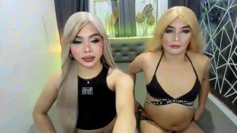 Snapshot of the_only1candy chatting on November 26, 7:09 am CandyGretchFrancineLuna online show from November 26, 7:09 am