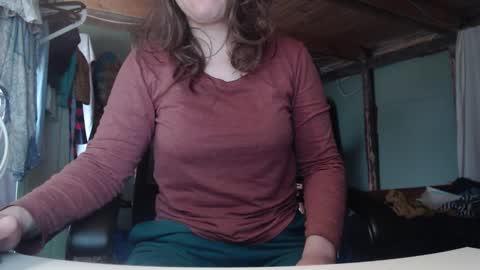 Snapshot of the_prettywondder chatting on October 14, 5:19 am Ekye online show from October 14, 5:19 am