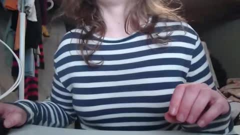 Snapshot of the_prettywondder chatting on November 12, 3:12 pm Ekye online show from November 12, 3:12 pm