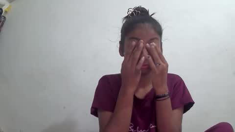 Snapshot of the_right_girl chatting on December 1, 4:39 am Suzan Sexy online show from December 1, 4:39 am