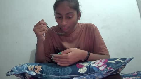 Snapshot of the_right_girl chatting on December 19, 5:31 pm Suzan Sexy online show from December 19, 5:31 pm