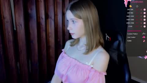 Snapshot of the_vickky chatting on February 7, 5:16 pm Vicky online show from February 7, 5:16 pm