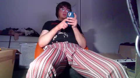 Snapshot of the_vintage_voyeur chatting on September 19, 5:42 am the_vintage_voyeur online show from September 19, 5:42 am