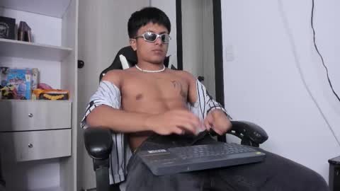 Danny online show from November 25, 1:16 am