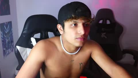 Snapshot of the_weed_guys chatting on June 28, 11:44 pm Danny online show from June 28, 11:44 pm