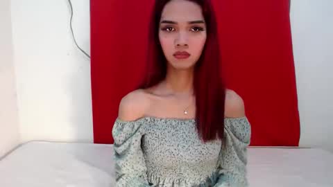 thea121698 online show from November 3, 10:16 am