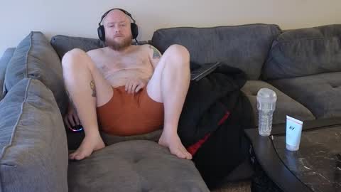 Snapshot of theballboy chatting on January 18, 6:44 pm theballboy online show from January 18, 6:44 pm