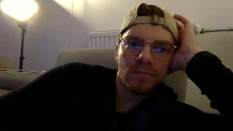 Snapshot of thebatguuy chatting on December 12, 7:26 pm thebatguuy online show from December 12, 7:26 pm