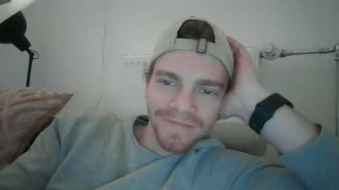 Snapshot of thebatguuy chatting on December 21, 3:20 pm thebatguuy online show from December 21, 3:20 pm