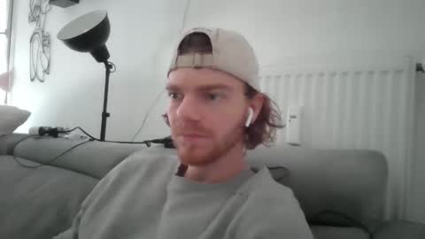 Snapshot of thebatguuy chatting on November 9, 11:30 am thebatguuy online show from November 9, 11:30 am