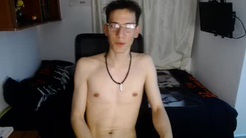 Axel online show from November 8, 8:14 am