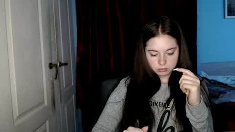 raissa online show from October 20, 2:06 pm