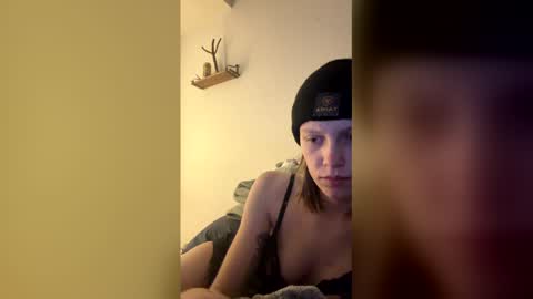 theborderline14 online show from February 18, 6:20 am