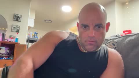 Snapshot of thebuzz777 chatting on October 31, 12:06 pm theBuzz777 online show from October 31, 12:06 pm