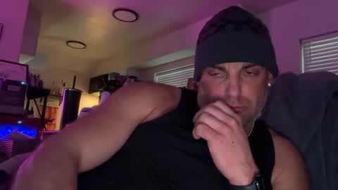 Snapshot of thebuzz777 chatting on January 8, 1:52 am theBuzz777 online show from January 8, 1:52 am