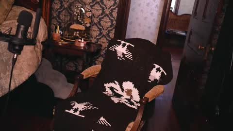 Snapshot of thecamwoman chatting on October 12, 8:19 pm Joan online show from October 12, 8:19 pm