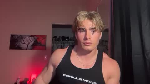 Snapshot of thecloser380 chatting on March 4, 1:00 am thecloser380 online show from March 4, 1:00 am