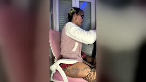 Snapshot of thecontcobracock24cm chatting on April 3, 1:36 am thecontcobracock24cm online show from April 3, 1:36 am