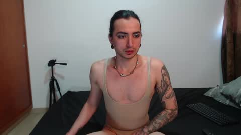 Snapshot of thecrazyadam chatting on July 6, 1:52 pm Miguel online show from July 6, 1:52 pm