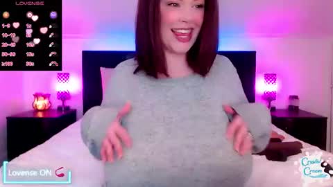 Snapshot of thecrystalcream chatting on February 3, 6:13 pm thecrystalcream online show from February 3, 6:13 pm