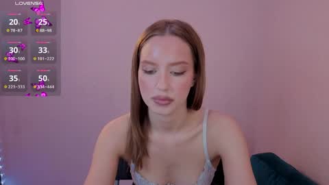 Olivia online show from May 6, 7:08 pm