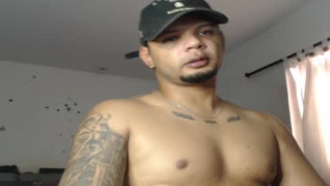 Snapshot of thedav1d04 chatting on May 19, 8:59 pm thedav1d04 online show from May 19, 8:59 pm