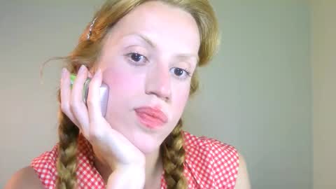 Snapshot of thedollxxxperience chatting on September 22, 6:43 pm Yolanda online show from September 22, 6:43 pm