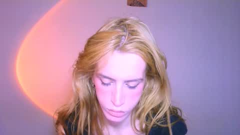 Snapshot of thedollxxxperience chatting on February 15, 6:04 pm Yolanda online show from February 15, 6:04 pm