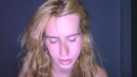 Snapshot of thedollxxxperience chatting on March 19, 4:00 pm Yolanda online show from March 19, 4:00 pm