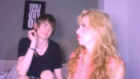 Snapshot of thedollxxxperience chatting on March 20, 5:51 pm Yolanda online show from March 20, 5:51 pm